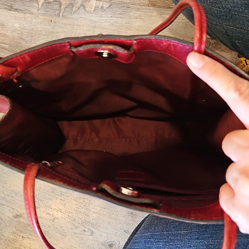 Red Pelle Studio By Wilsons Leather. Italian leather. Shows Signs of wear - Picture 4 of 9